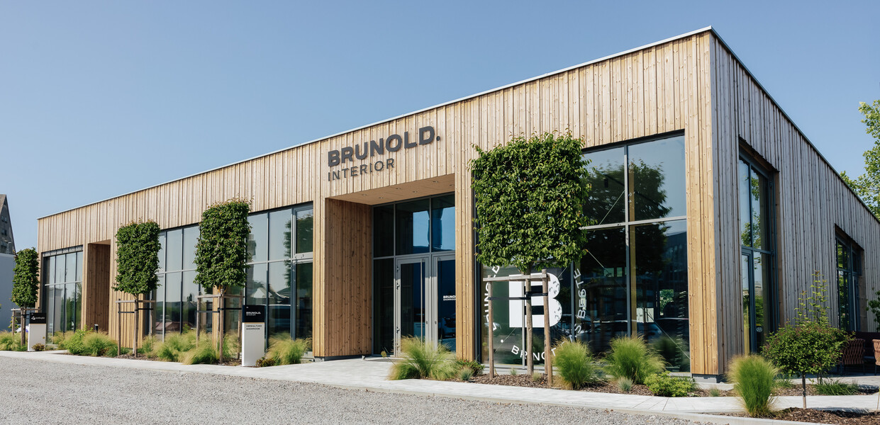 Nachhaltiger Grundstein für Schwandorf: Brunold Interior eröffnet Showroom mit E-Ladeinfrastruktur und Open-Space-Konzept